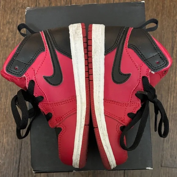 Jordan 1 Mid - Picture 4 of 10